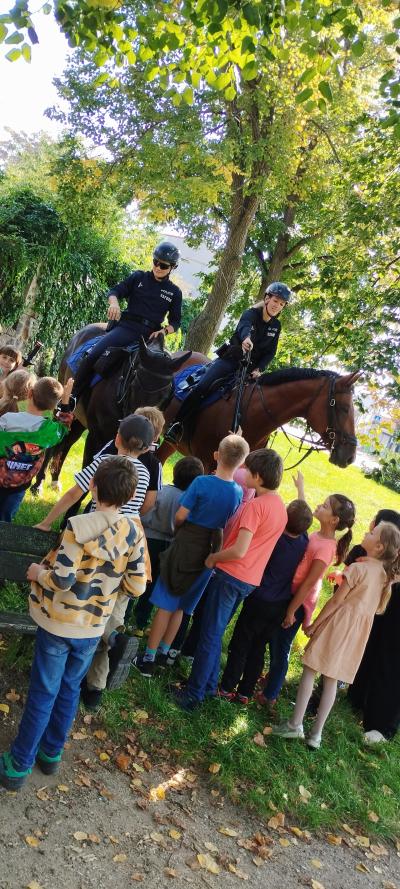 Setkání s jízdní policíí